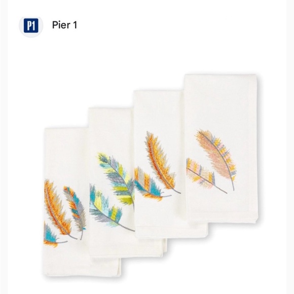 Pier 1 Napkin Set
Contains 4/Contient 4
20 x 20 in (51 x 51 cm) white new - Picture 2 of 9